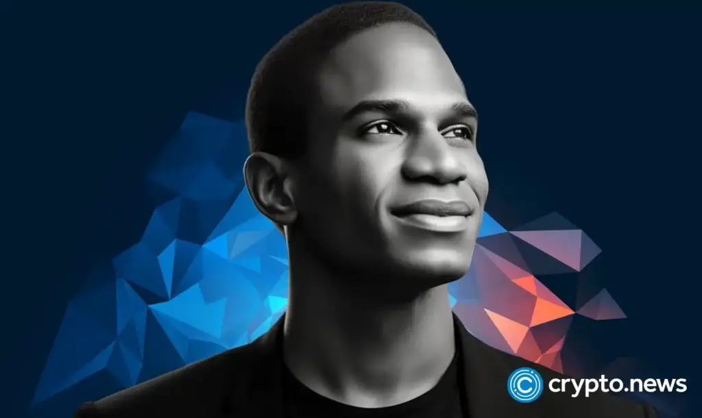 Arthur Hayes exits Ethereum at a loss as whales keep buying near key support